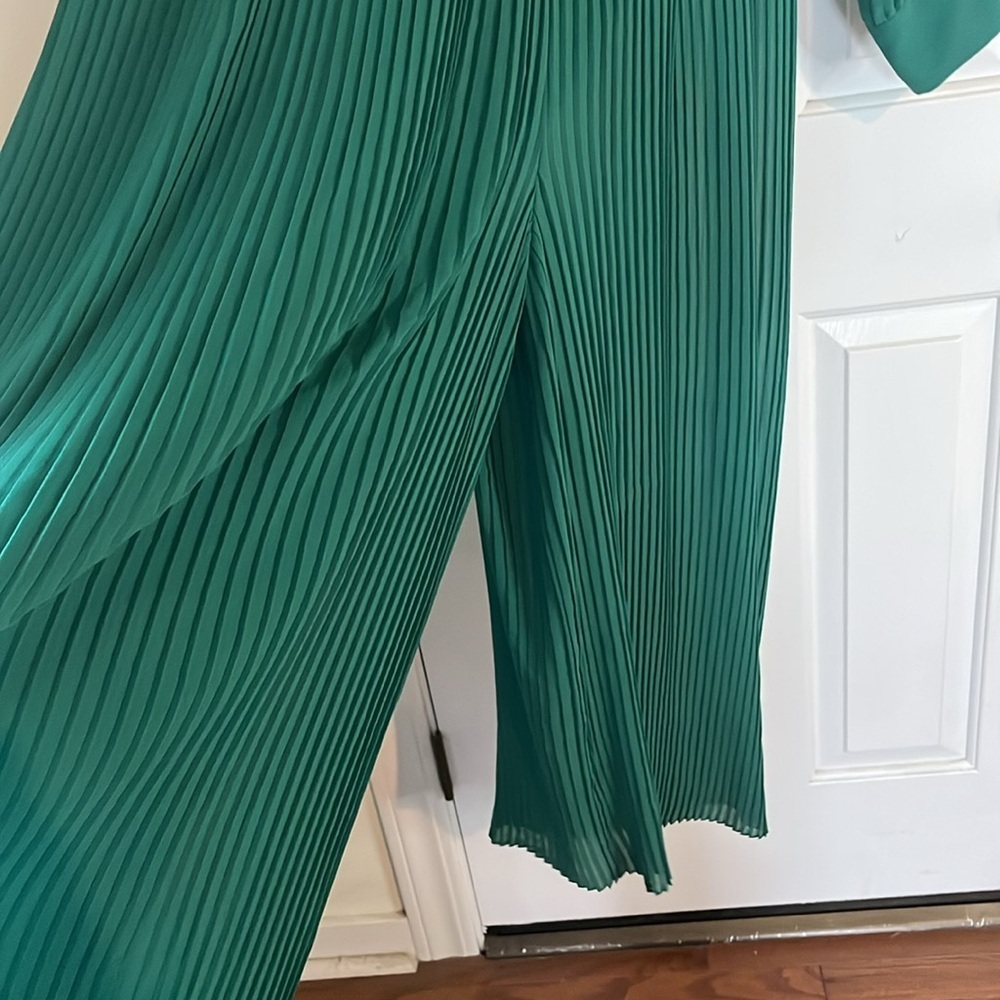 Zara Emerald Green Long-Sleeve Pleated Jumpsuit with Belt - Picture 7 of 12